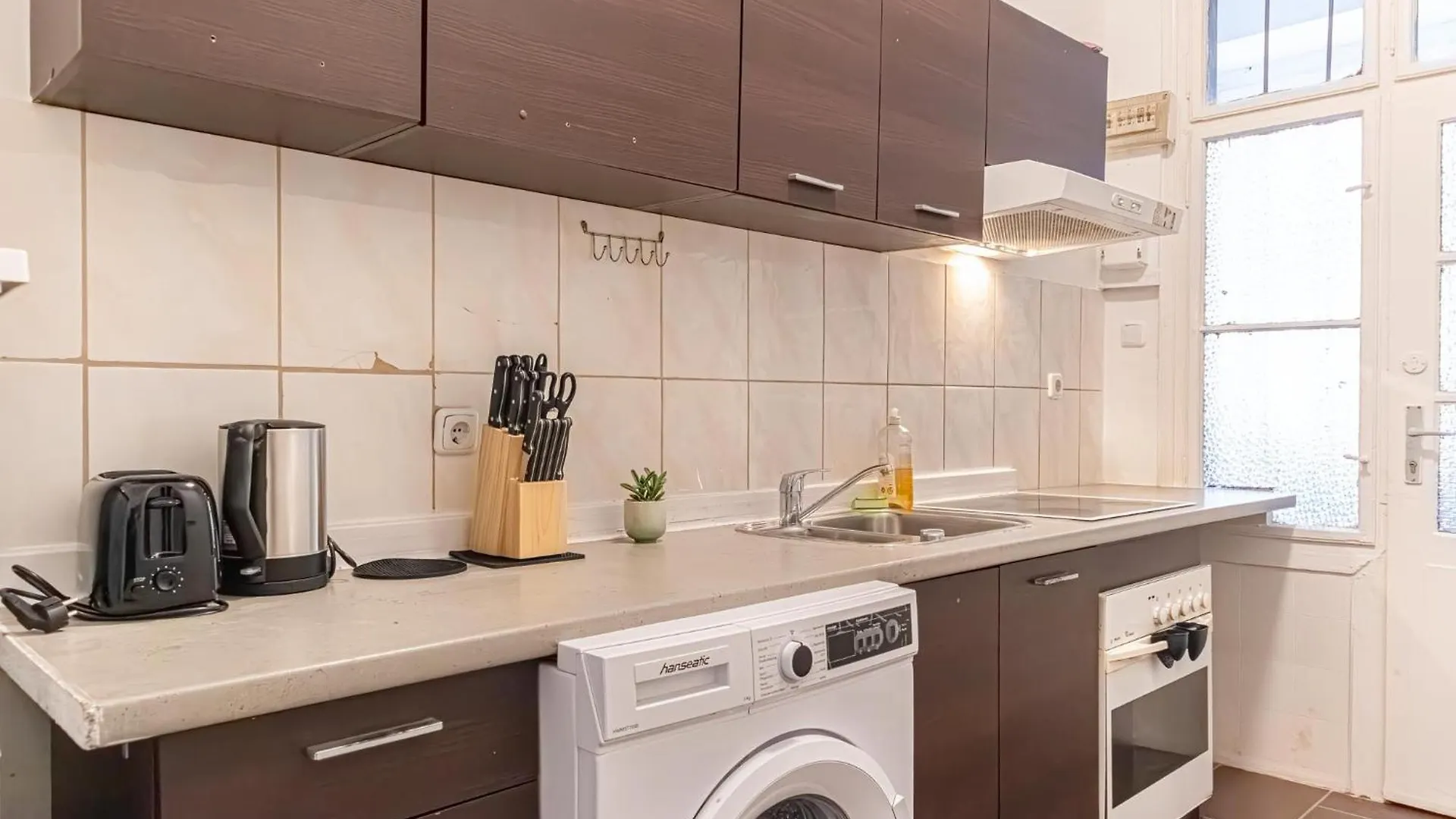 Economy City Living 1Br Apt In Great Location Vienna 0*,