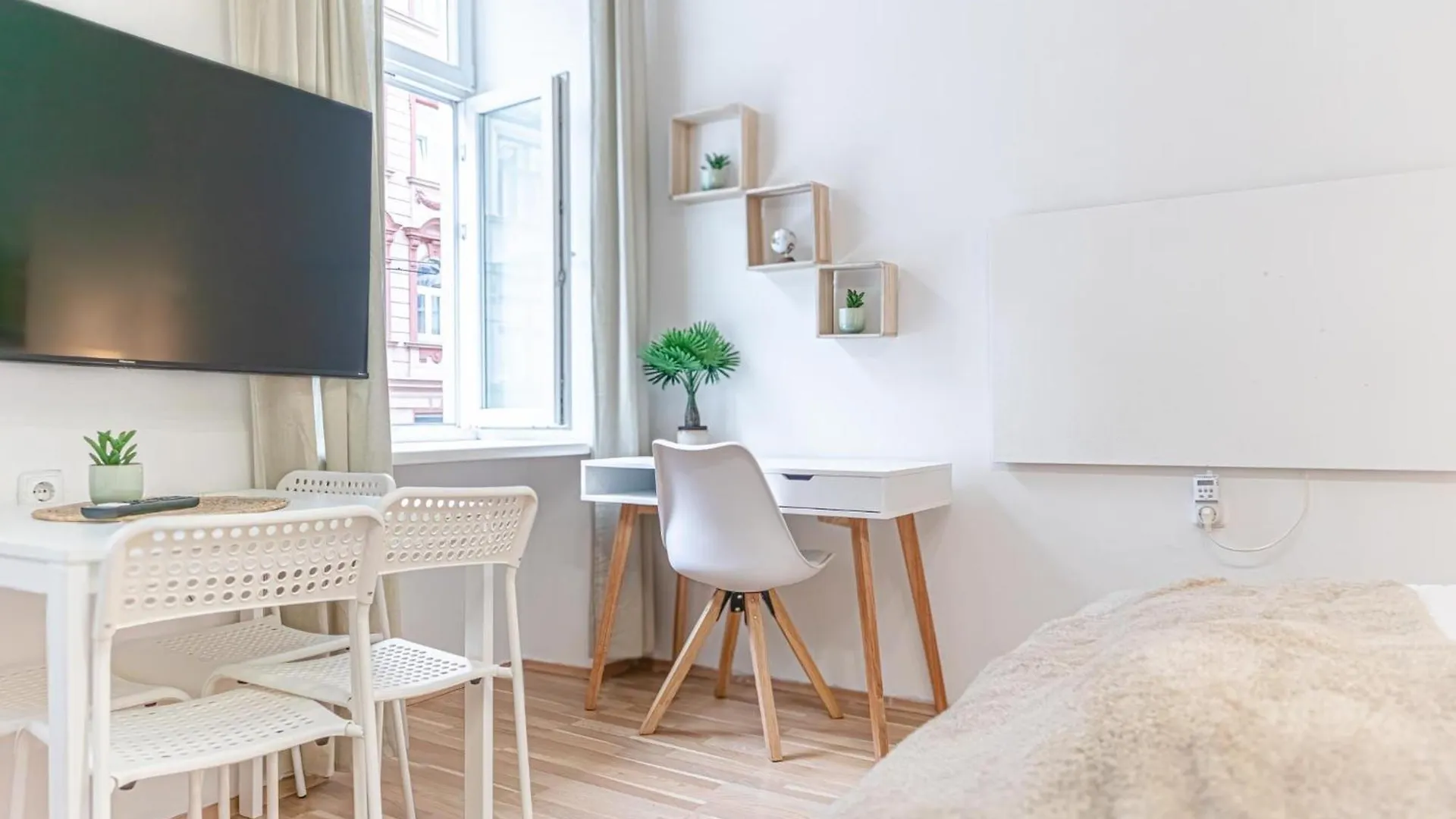 Economy City Living 1Br Apt In Great Location Vienna Apartment